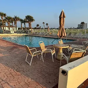Seabliss, Oceanfront 1st Floor Cozy Apartment